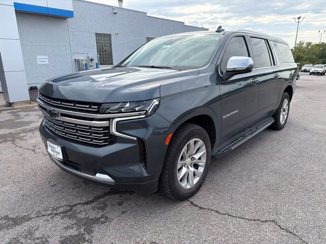 Used 2021 Chevrolet Suburban Premier w/ Premium Package AWD/4WD image 2