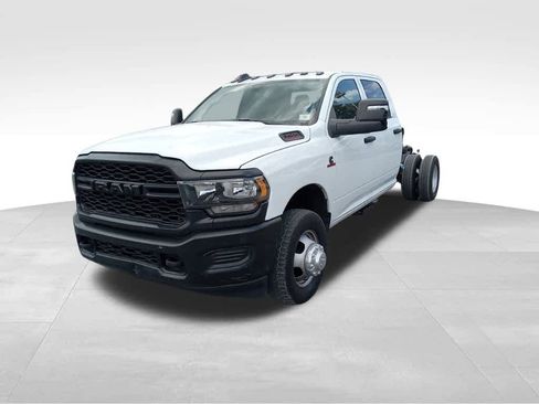 Used 2022 RAM 3500 Tradesman image 3