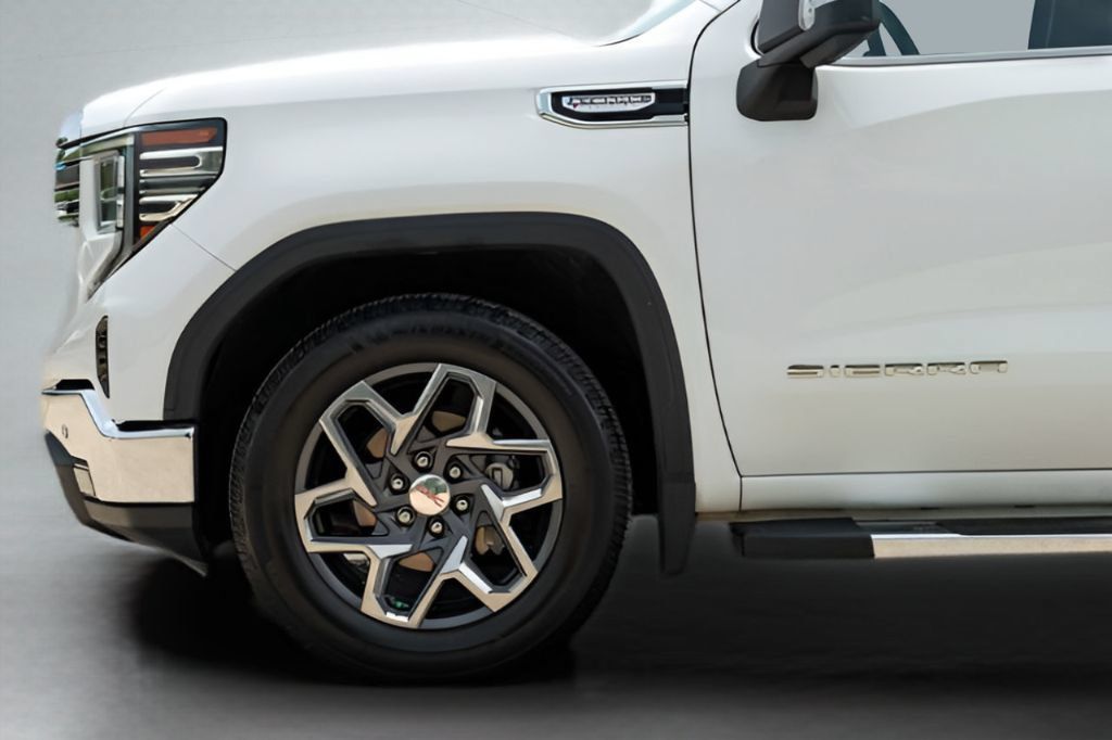 Used 2022 GMC Sierra 1500 SLT RWD image 13