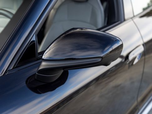 Certified 2022 Porsche Taycan 4 Cross Turismo image 17