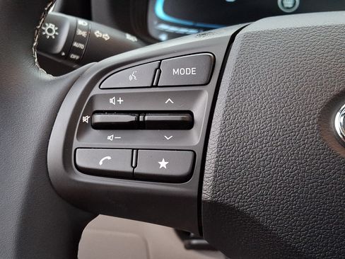 Used 2026 Hyundai Venue SEL FWD image 23