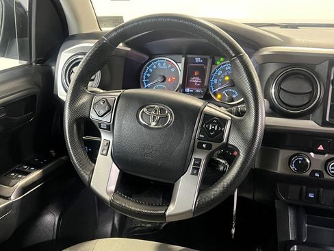 Used 2019 Toyota Tacoma SR5 image 19
