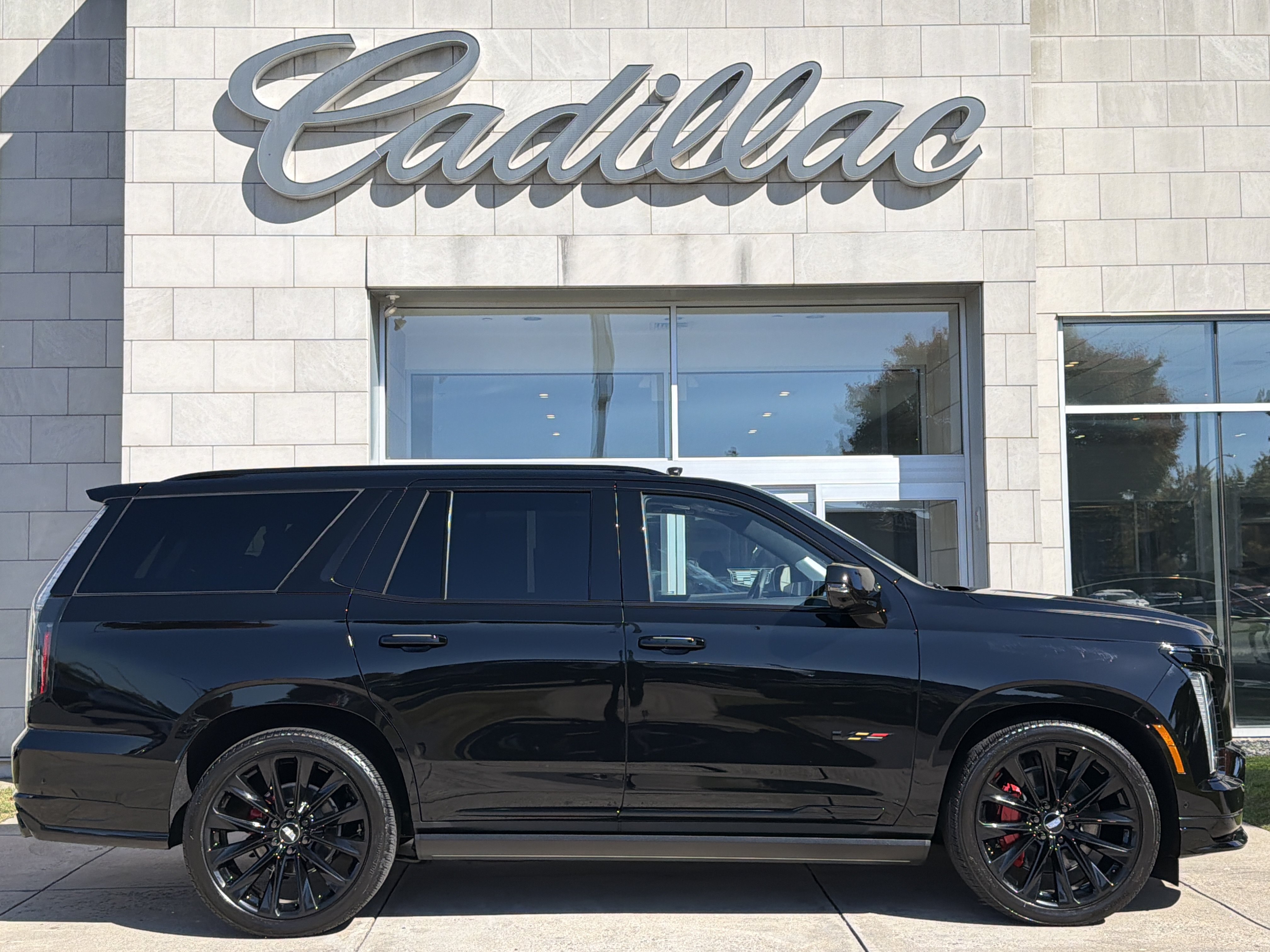 Used 2026 Cadillac Escalade V AWD/4WD image 3