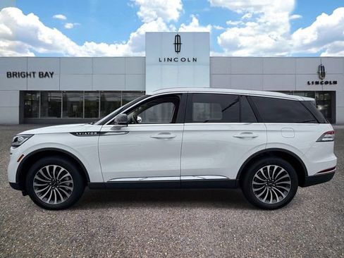 Certified 2023 Lincoln Aviator Reserve w/ Elements Package Plus AWD/4WD image 3