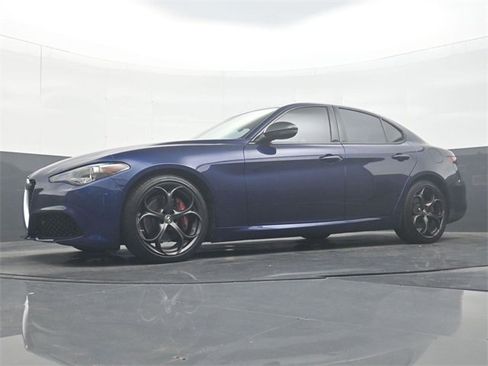 Used 2019 Alfa Romeo Giulia image 29