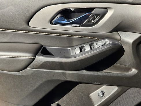 Used 2020 Chevrolet Traverse LT w/ LPO, Blackout Package image 23