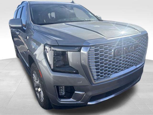 Used 2023 GMC Yukon XL Denali w/ Advanced Technology Package AWD/4WD image 24