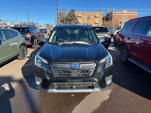 Used 2022 Subaru Forester Touring image 2