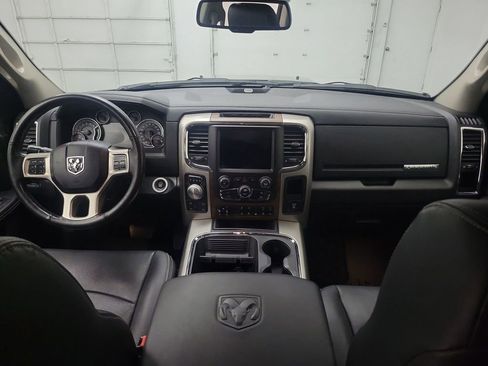 Used 2018 RAM 1500 Laramie w/ Convenience Group image 10