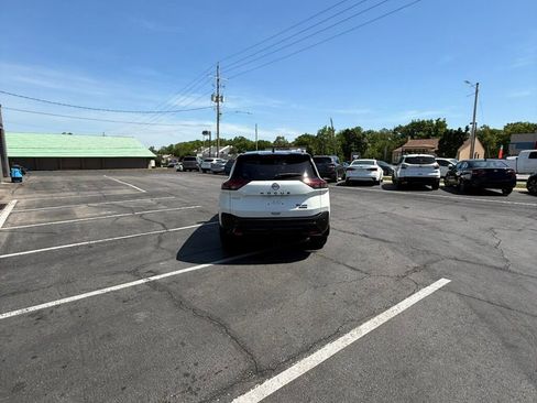 Used 2023 Nissan Rogue SV w/ SV Premium B Package AWD/4WD image 12