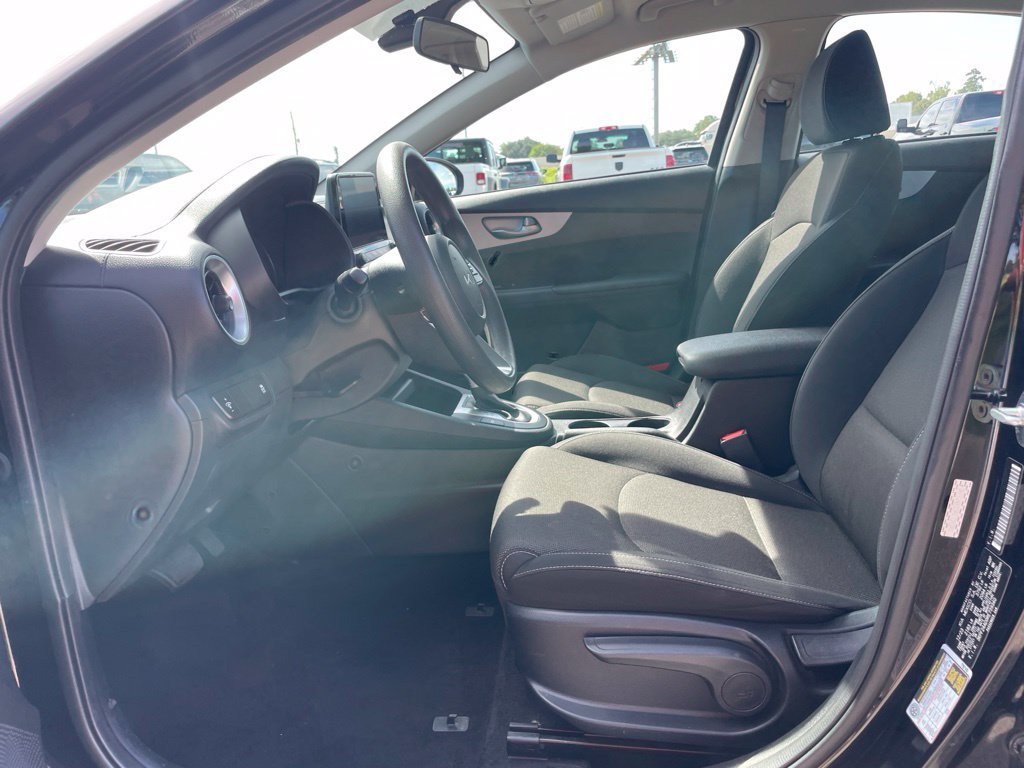 Used 2024 Kia Forte LXS FWD image 11