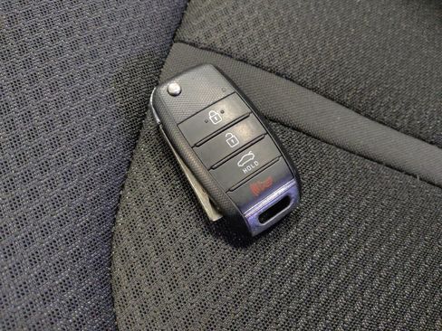 Used 2018 Kia Optima LX FWD image 32