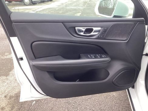 Used 2020 Volvo S60 T6 Momentum image 16