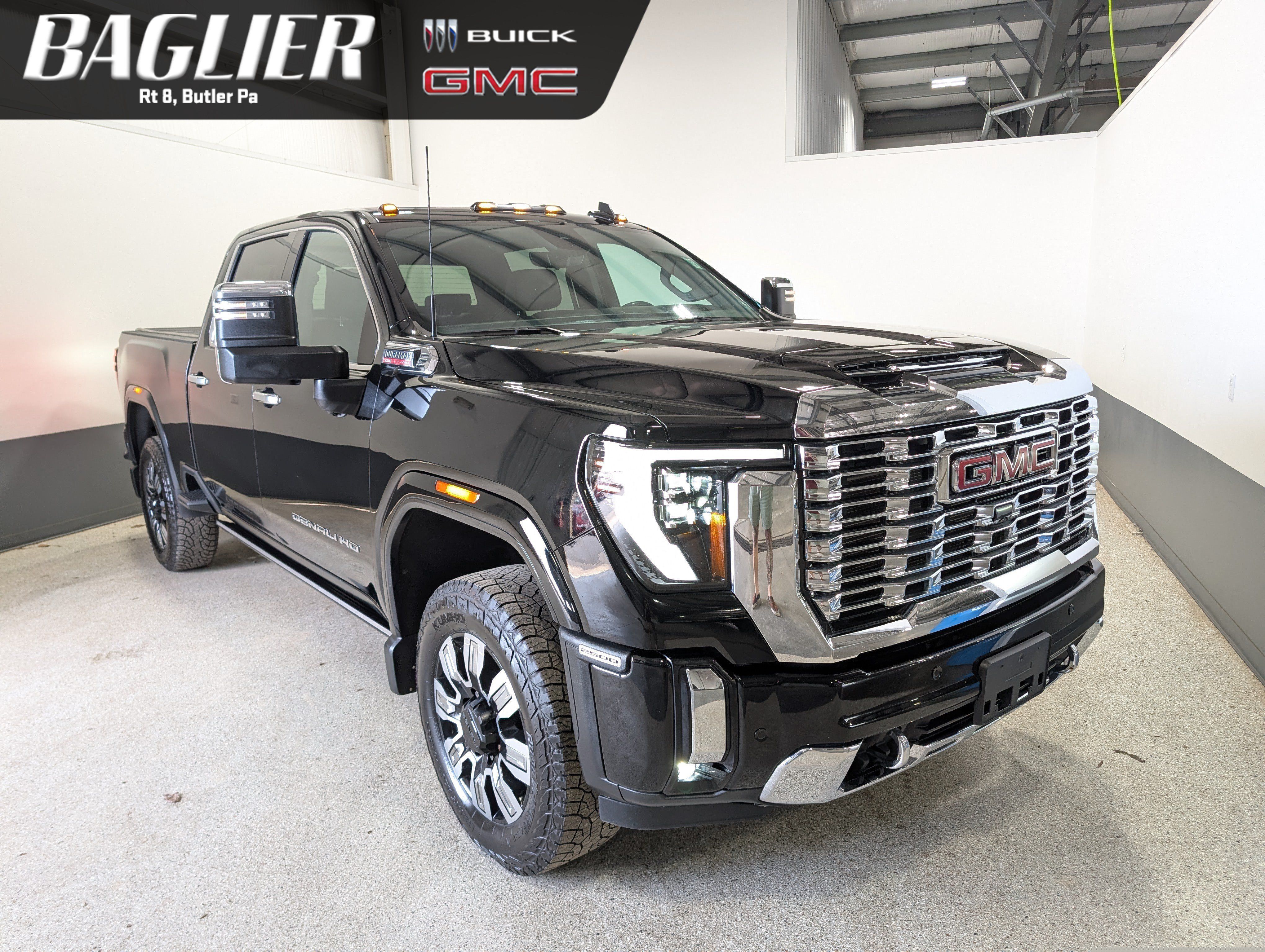 Used 2024 GMC Sierra 2500 Denali w/ Technology Package AWD/4WD image 1