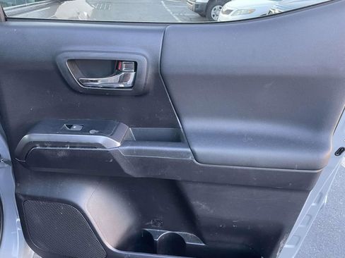 Used 2020 Toyota Tacoma TRD Sport image 44