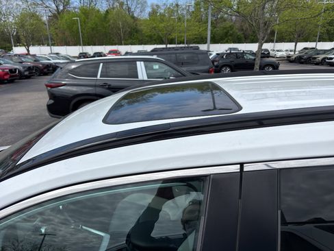 Certified 2020 Toyota RAV4 XLE Premium image 5