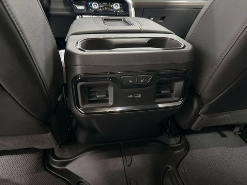 Used 2022 GMC Sierra 1500 AT4 w/ AT4 Premium Package AWD/4WD image 22