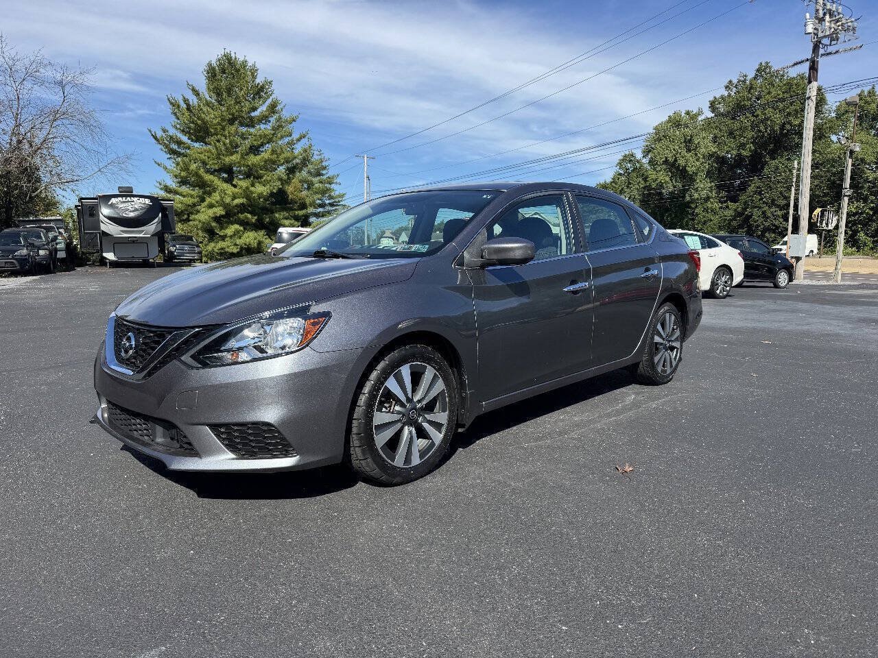 Used 2019 Nissan Sentra SV w/ Special Edition Package FWD image 2