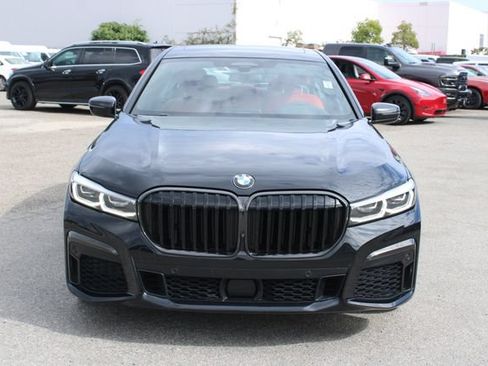 Used 2022 BMW 750i xDrive w/ M Sport Package AWD/4WD image 2