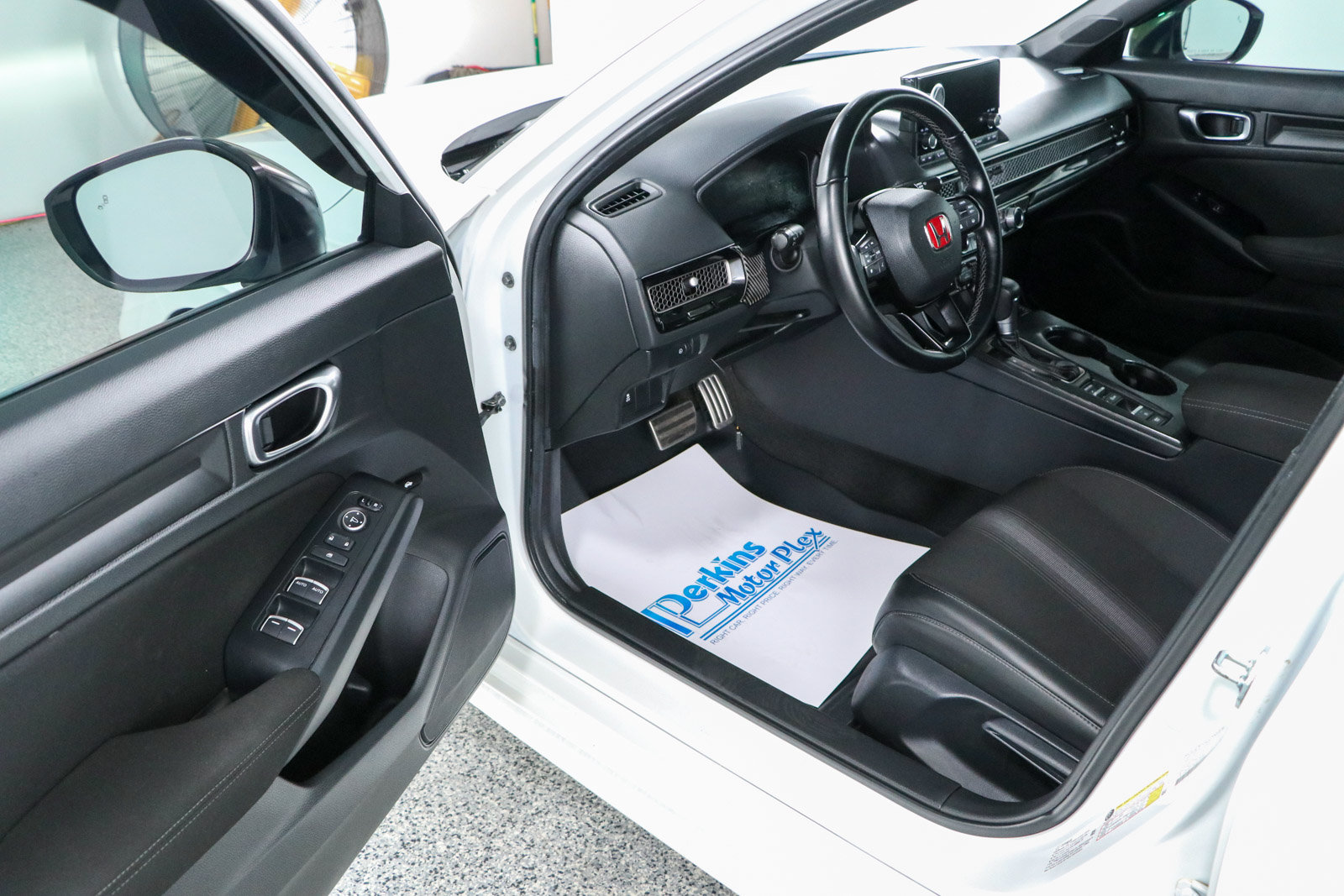 Used 2025 Honda Civic Sport image 3