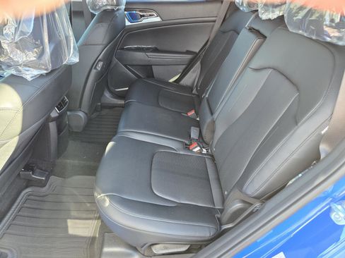 New 2026 Kia Sportage EX w/ EX Panorama Roof Package FWD image 17