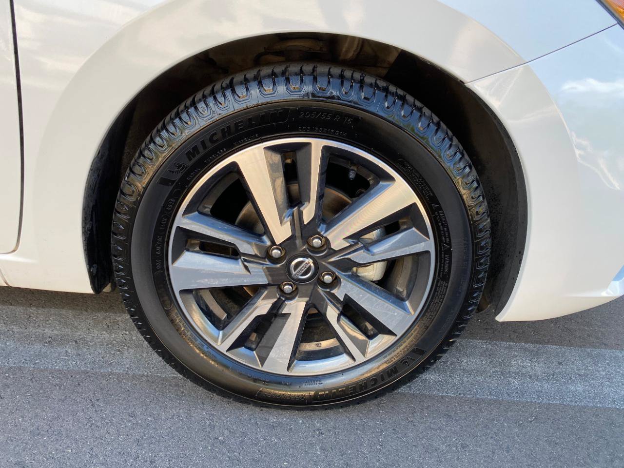 Used 2022 Nissan Versa SV FWD image 17