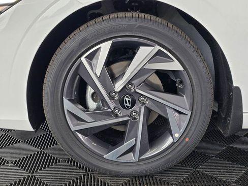 New 2026 Hyundai Elantra Limited FWD image 10