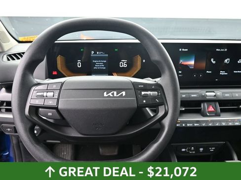 Used 2025 Kia K4 FWD image 19