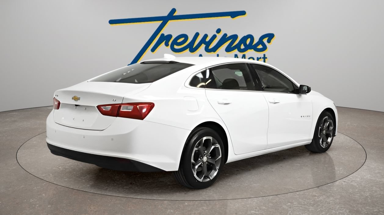 Used 2024 Chevrolet Malibu LT FWD image 2