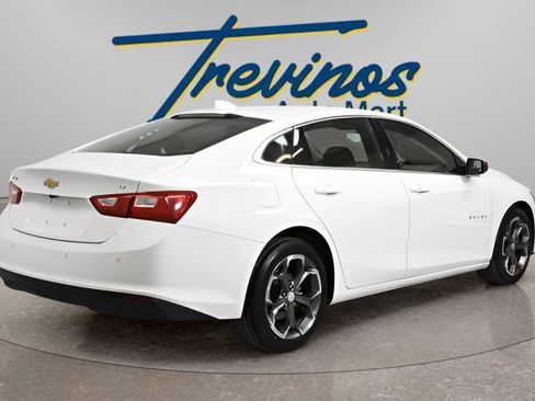 Used 2024 Chevrolet Malibu LT FWD image 2