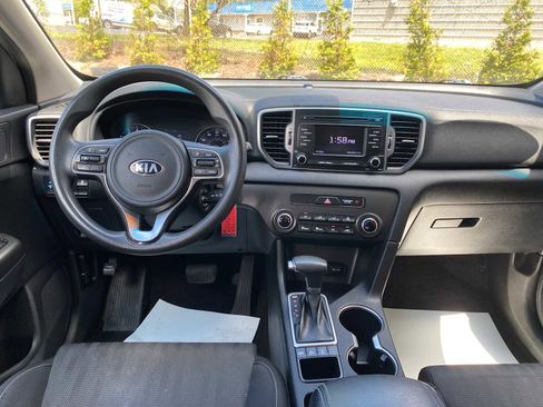 Used 2019 Kia Sportage LX AWD/4WD image 7