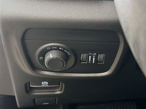 Used 2023 Jeep Grand Cherokee L Laredo AWD/4WD image 17
