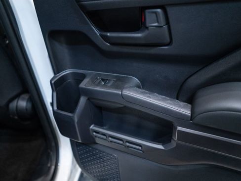 Certified 2025 Toyota 4Runner SR5 image 36