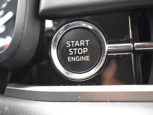 Used 2024 Mitsubishi Outlander FWD image 28
