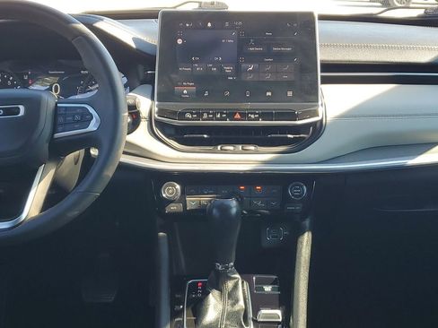 Used 2023 Jeep Compass Limited image 28