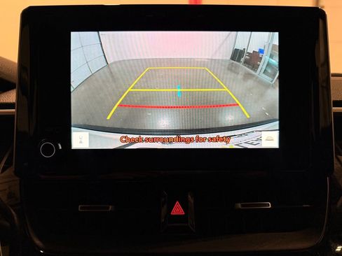 Used 2024 Toyota Corolla Cross XLE w/ Convenience Package FWD image 26