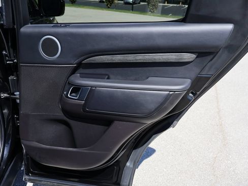 Used 2018 Land Rover Discovery HSE Luxury AWD/4WD image 15
