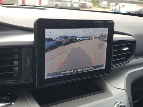 Used 2022 Ford Explorer XLT image 23