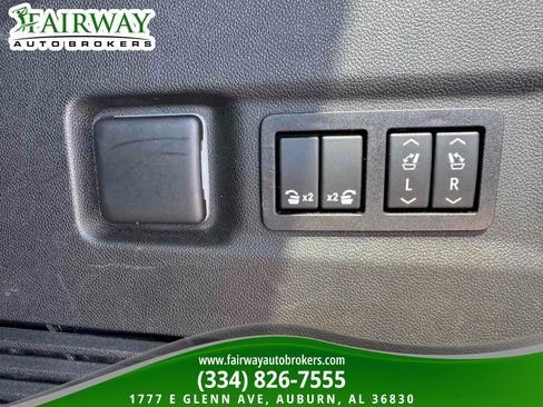 Used 2022 GMC Yukon XL SLT w/ SLT Premium Package AWD/4WD image 29