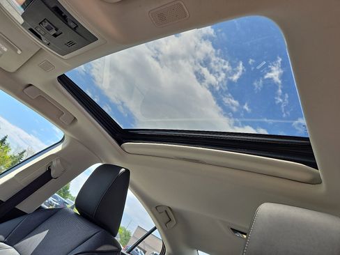 Used 2019 Lexus ES 350 w/ Premium Package FWD image 14