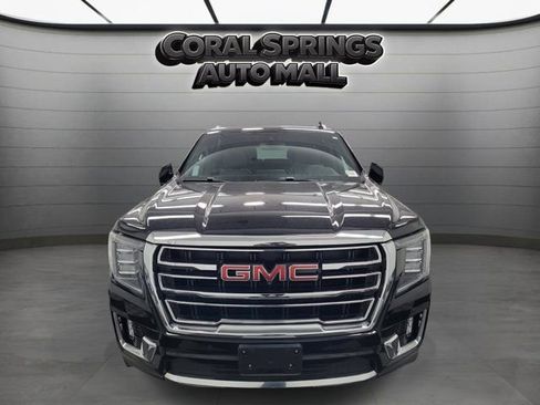 Used 2022 GMC Yukon XL SLT w/ SLT Premium Package AWD/4WD image 2