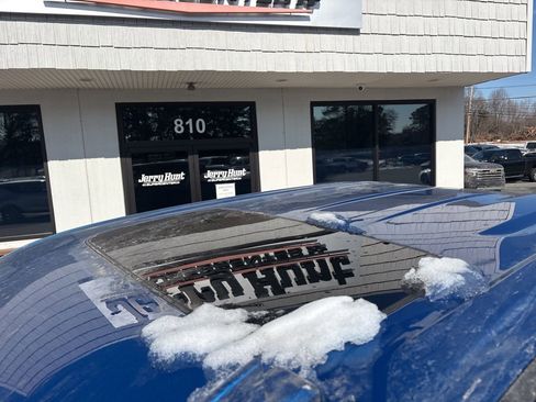 Used 2022 GMC Sierra 1500 AT4X image 12