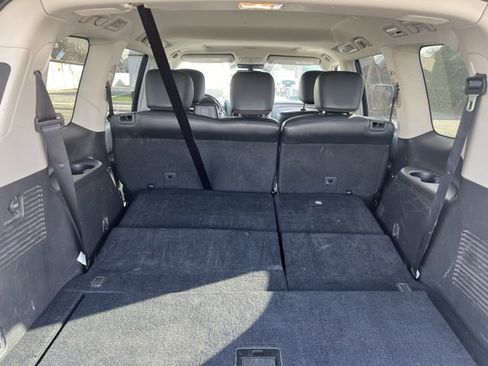 Used 2024 Nissan Armada SL image 8