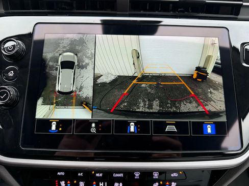 Used 2023 Chevrolet Bolt EUV Premier w/ Sun & Sound Package image 22