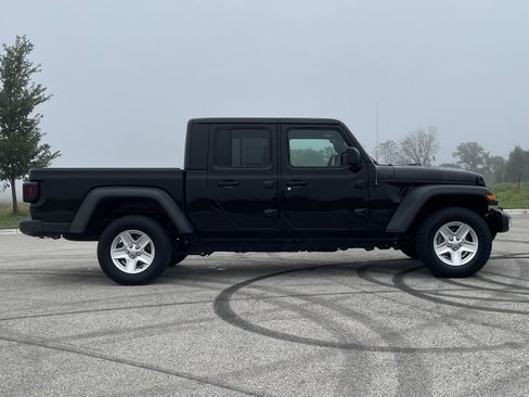 Used 2023 Jeep Gladiator Sport image 20
