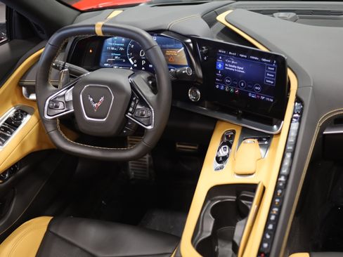 Used 2023 Chevrolet Corvette Stingray Preferred Conv w/ Z51 Performance Package RWD image 32