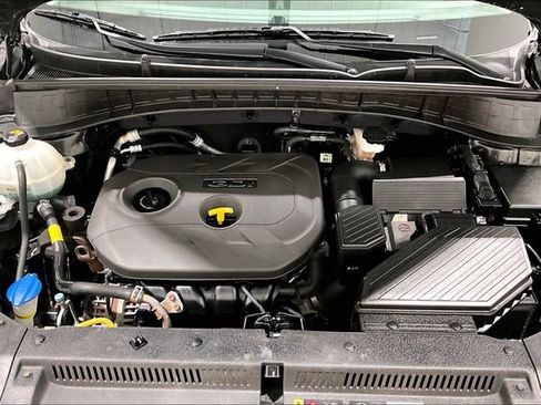 Used 2018 Hyundai Tucson SE image 32