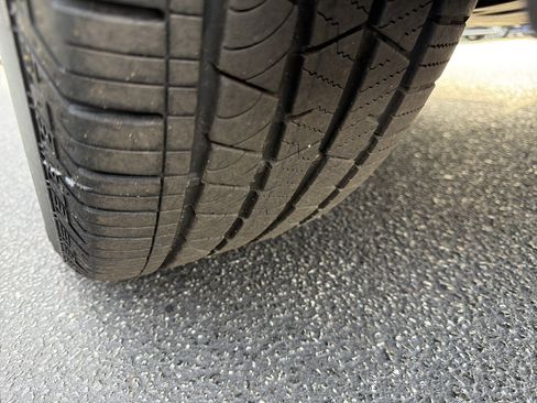 Certified 2025 Volvo XC60 B5 Plus image 12