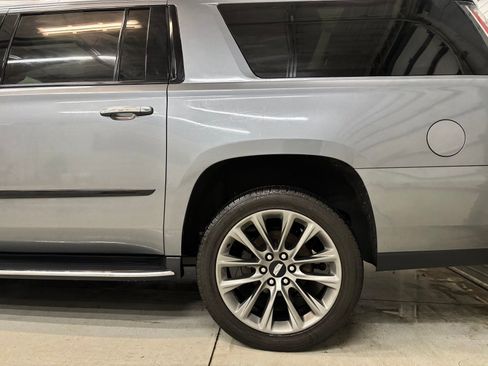 Used 2020 Cadillac Escalade ESV Luxury w/ Escalade Sport Edition image 7