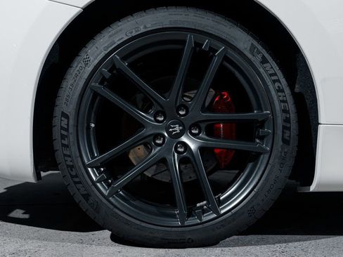 Used 2012 Maserati GranTurismo MC RWD image 33